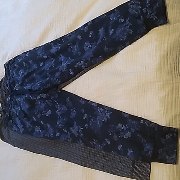 EUC 2 pairs  navy printed sweatpants - Picture 2 of 5